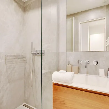 Passy - Eiffel Tower - Amazing 2br With Garden Apartment