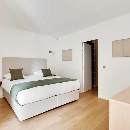 Apartment Passy - Eiffel Tower - Amazing 2br With Garden Paris