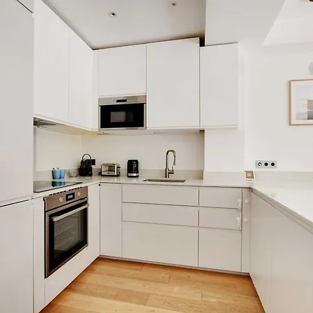 Apartment Passy - Eiffel Tower - Amazing 2br With Garden Paris