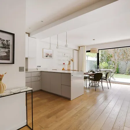 Passy - Eiffel Tower - Amazing 2br With Garden Paris