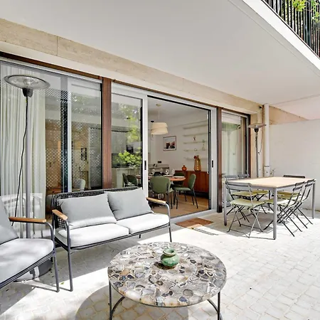 Passy - Eiffel Tower - Amazing 2br With Garden Apartment Paris
