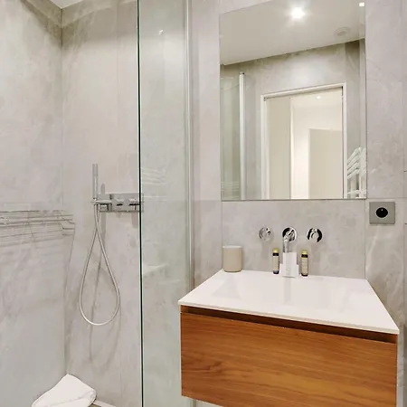Apartment Passy - Eiffel Tower - Amazing 2br With Garden Paris