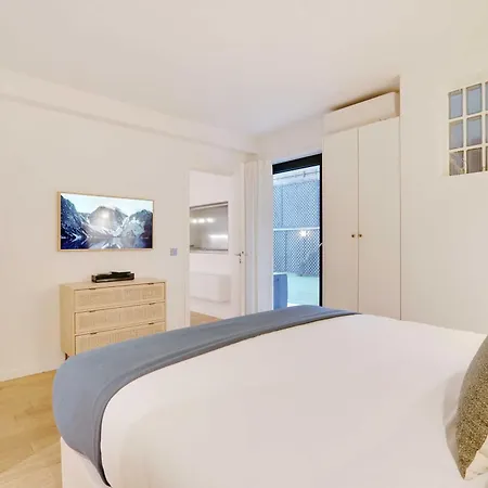 Passy - Eiffel Tower - Amazing 2br With Garden