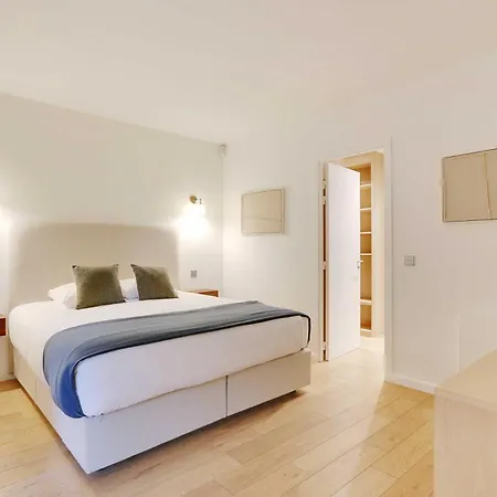 Passy - Eiffel Tower - Amazing 2br With Garden Apartment