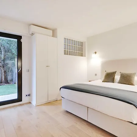 Passy - Eiffel Tower - Amazing 2br With Garden Apartment Paris