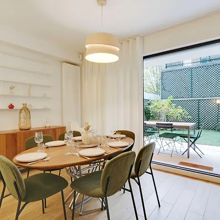 Passy - Eiffel Tower - Amazing 2br With Garden Apartment Paris