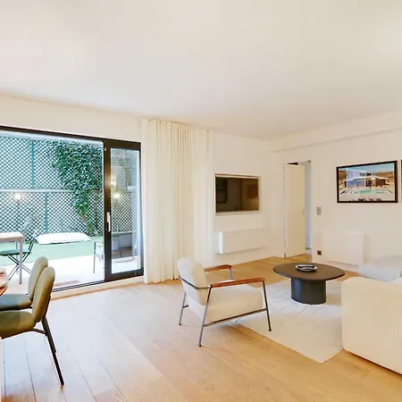 Passy - Eiffel Tower - Amazing 2br With Garden *
