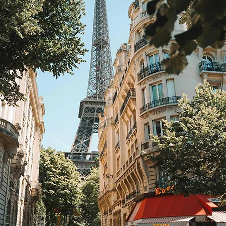 Passy - Eiffel Tower - Amazing 2br With Garden Apartment Paris