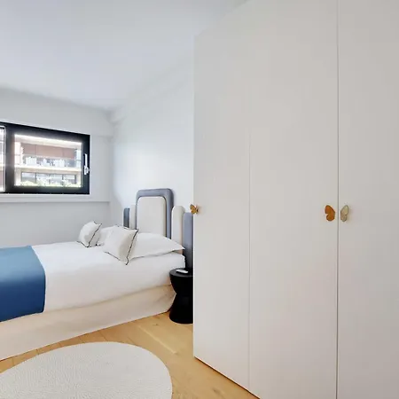 Passy - Eiffel Tower - Amazing 2br With Garden شقة *